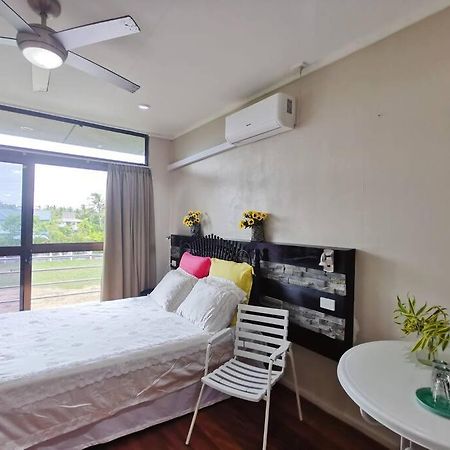 Master Bedroom In Shared Cozy River View Pool Apartment ナンディ エクステリア 写真